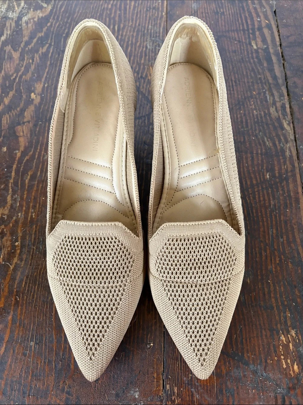 Adrienne Vittadini Skippy Tan Neutral Pointed-Toe Kitten Heel Pumps Flexible 8